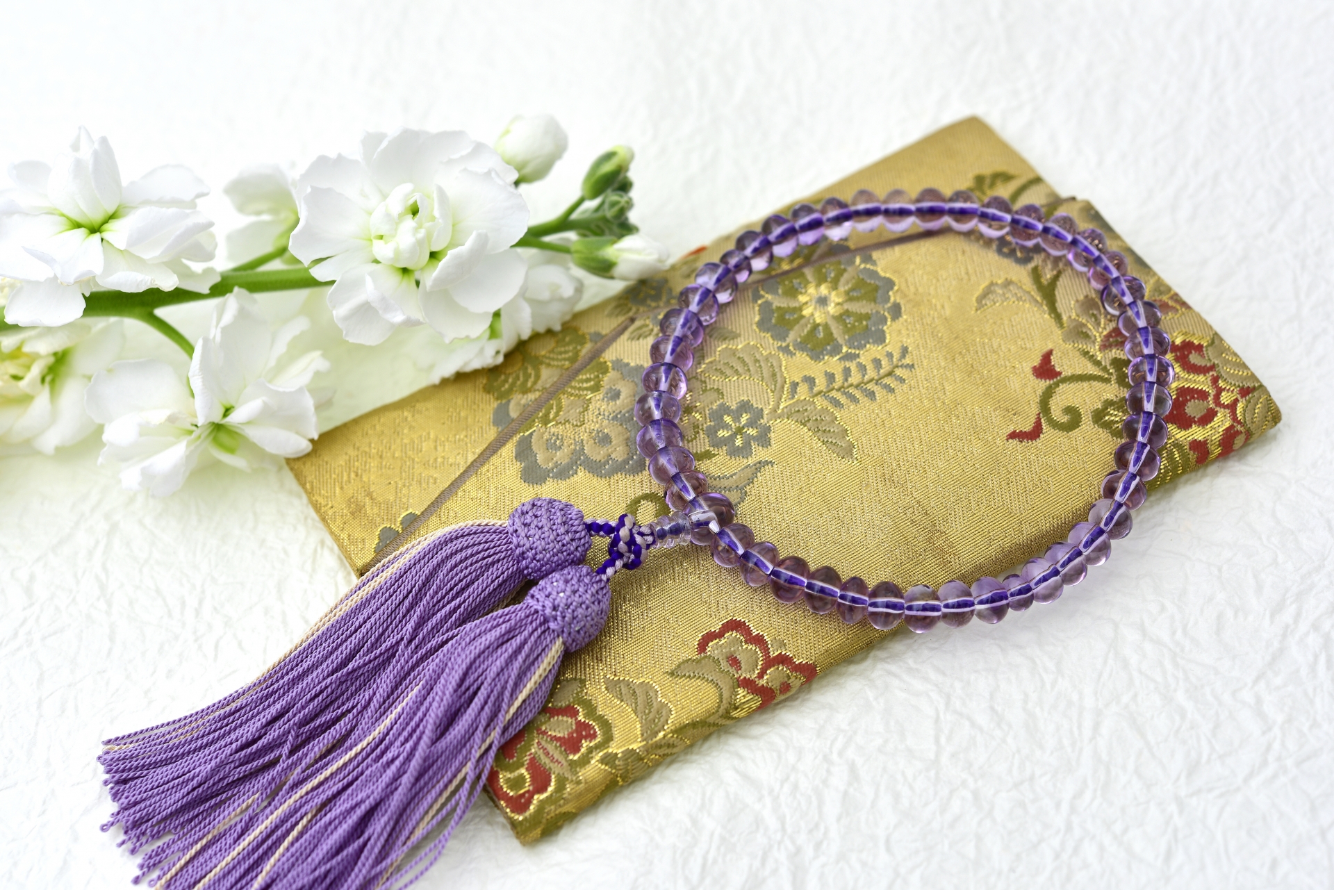 お通夜から?告別式だけ?親族以外、友人、知人のお葬式