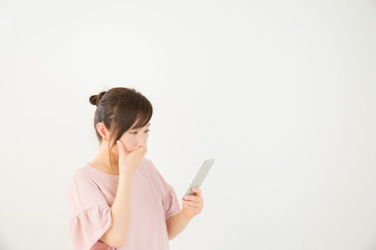 訃報や葬儀の連絡をメールやLINEで送るのはあり？なし？